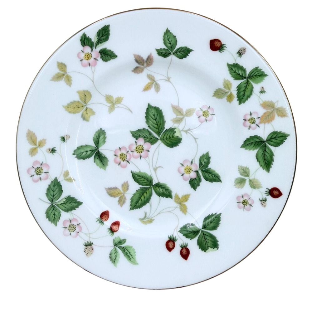 Wedgwood Wild Strawberry Bone China Bread and Butter Plate 6 Inch R4406 England